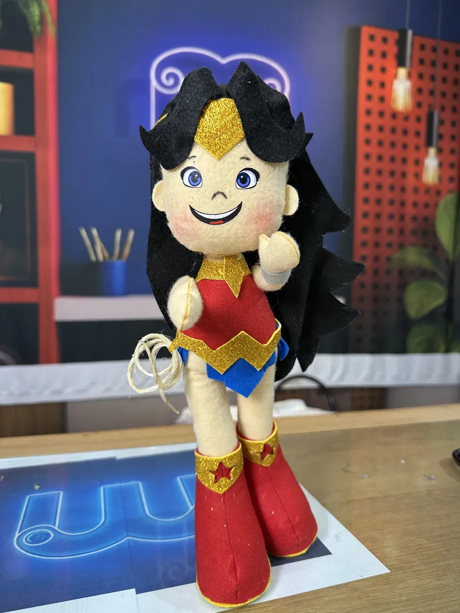 Mulher Maravilha em feltro